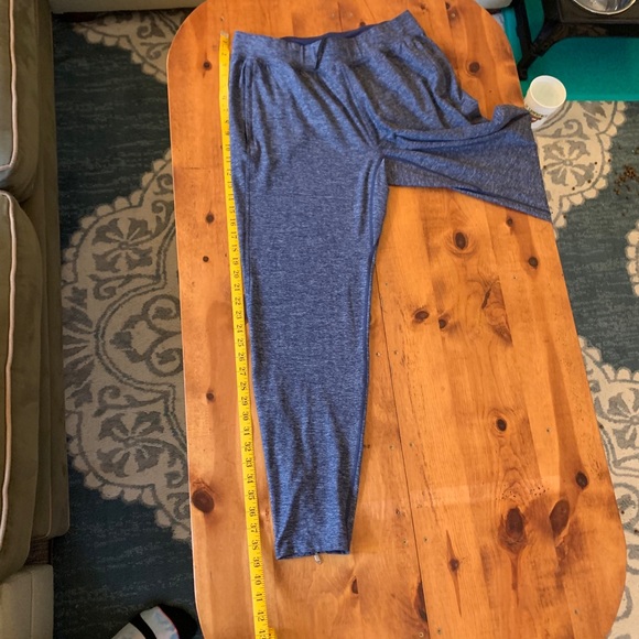 Lululemon sweatpants - Picture 8 of 9